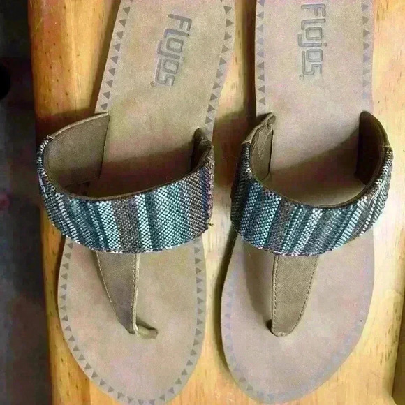 Flojos Sandals - Picture 6 of 9